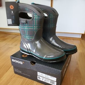 New Bogs Mid Dark Gray Plaid Multi 7 Frigid -40